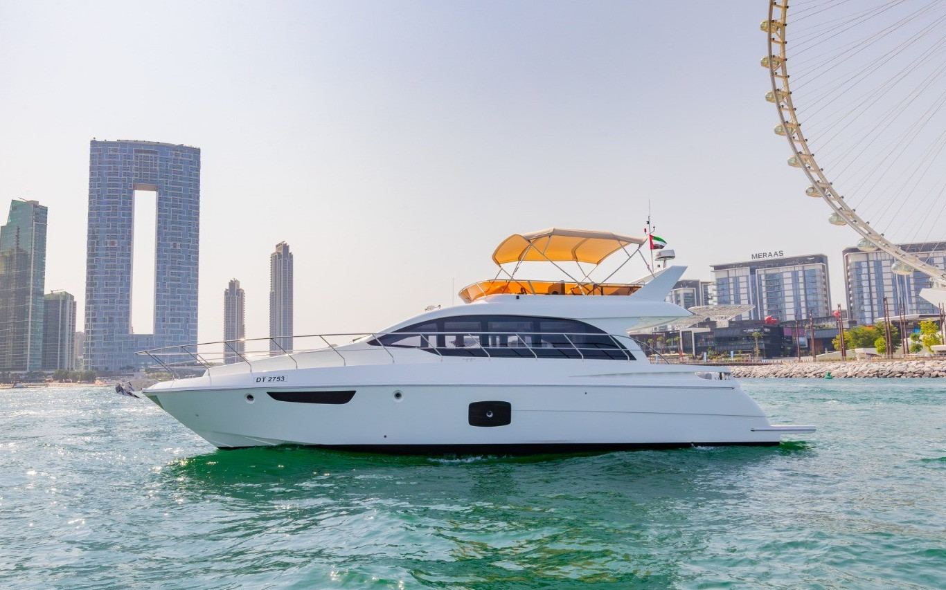 Sky Walker Ava, 52 ft