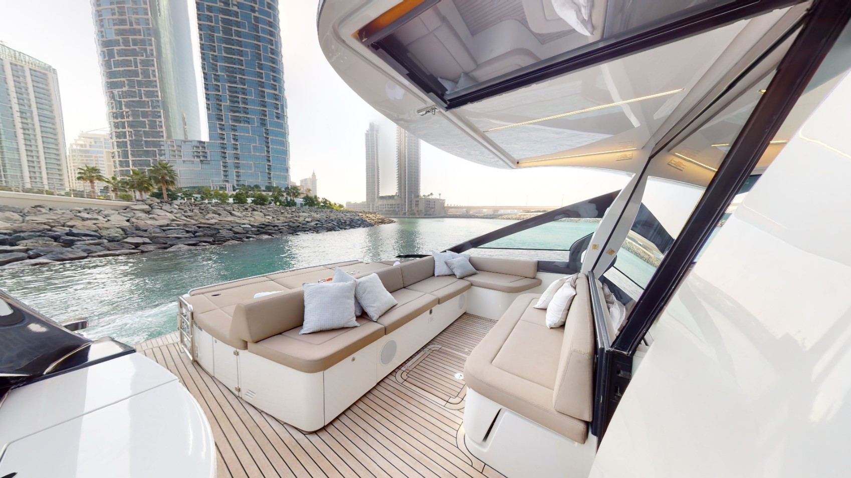 Pershing 5X Pearl White — photo 7