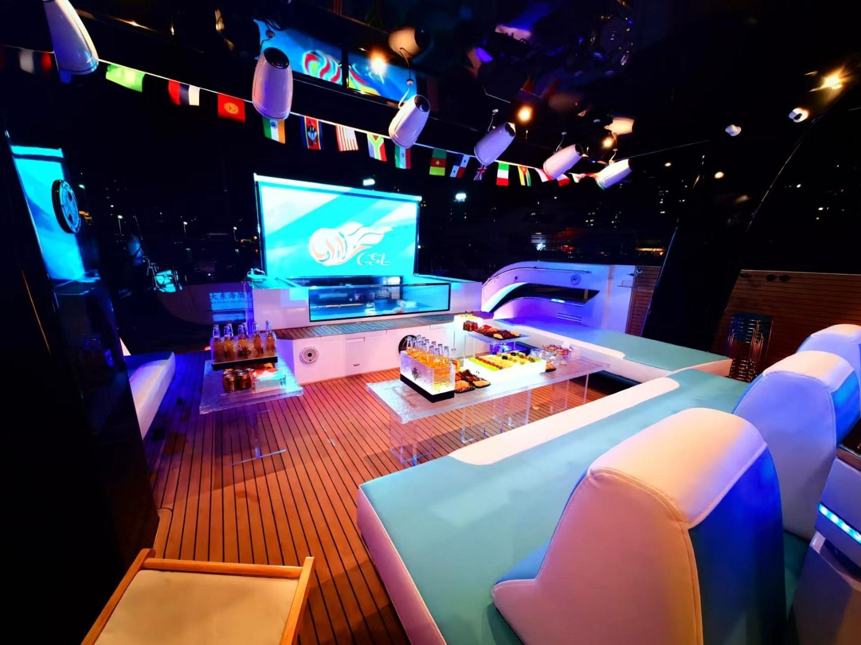 Catamaran Ozone — photo 4