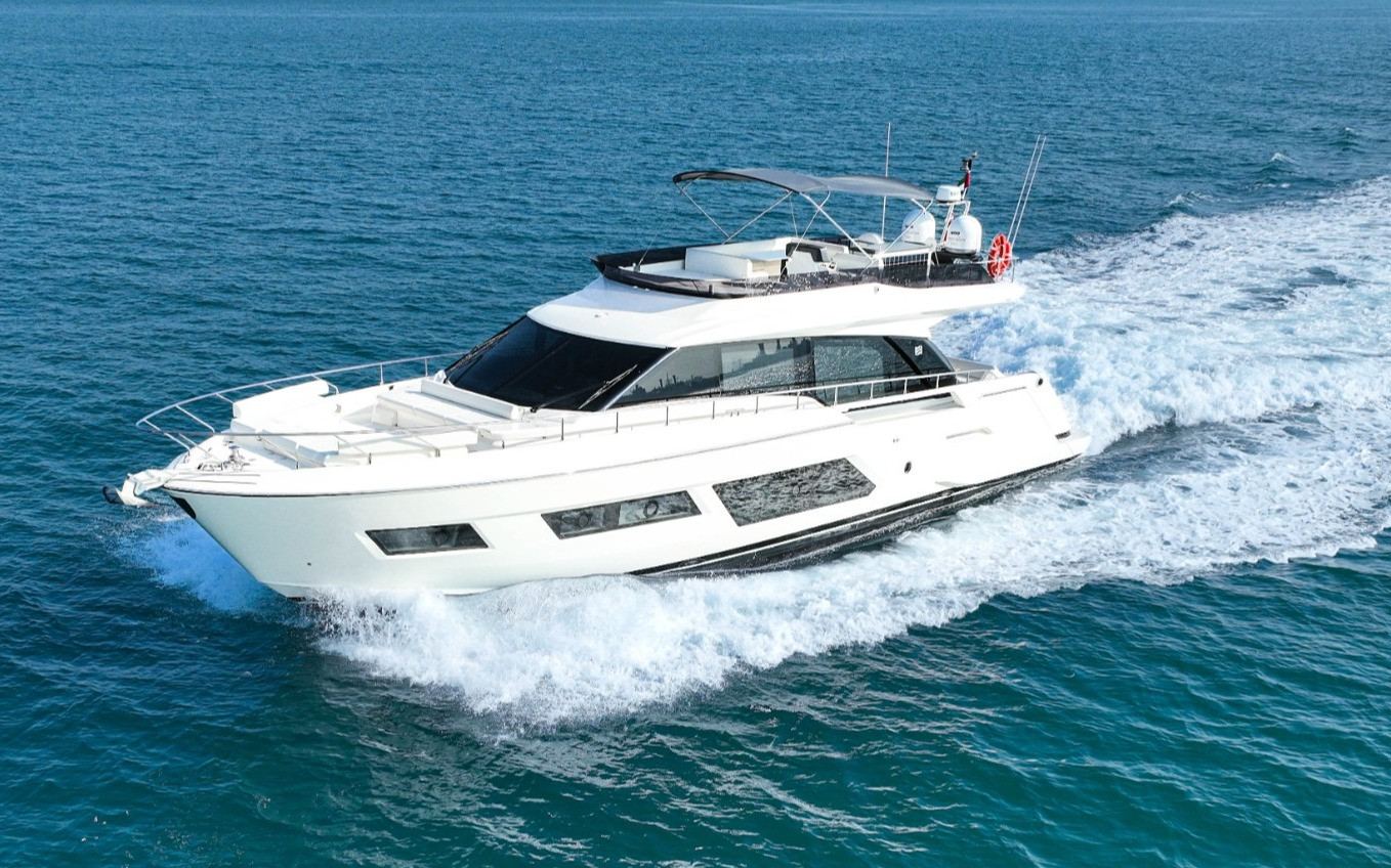 Ferretti, 67 ft
