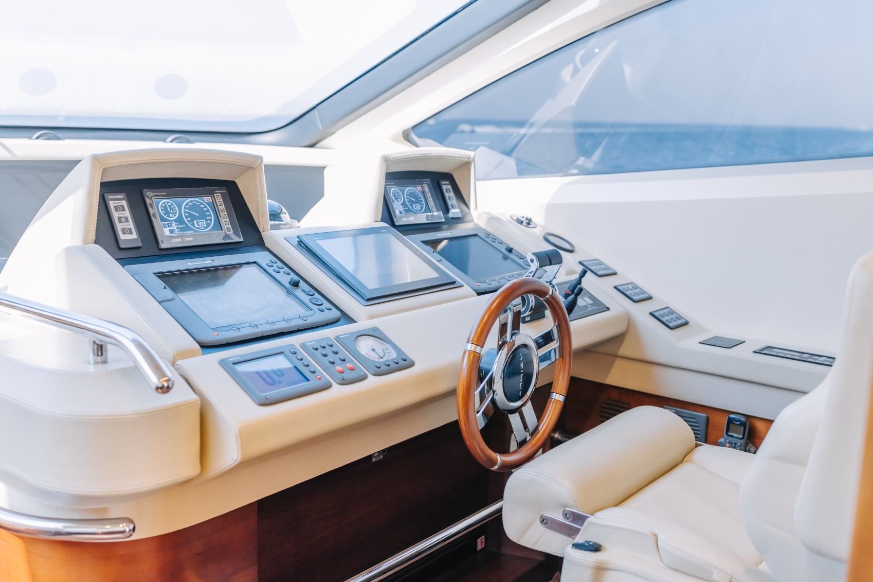 Azimut Viktoria — photo 2