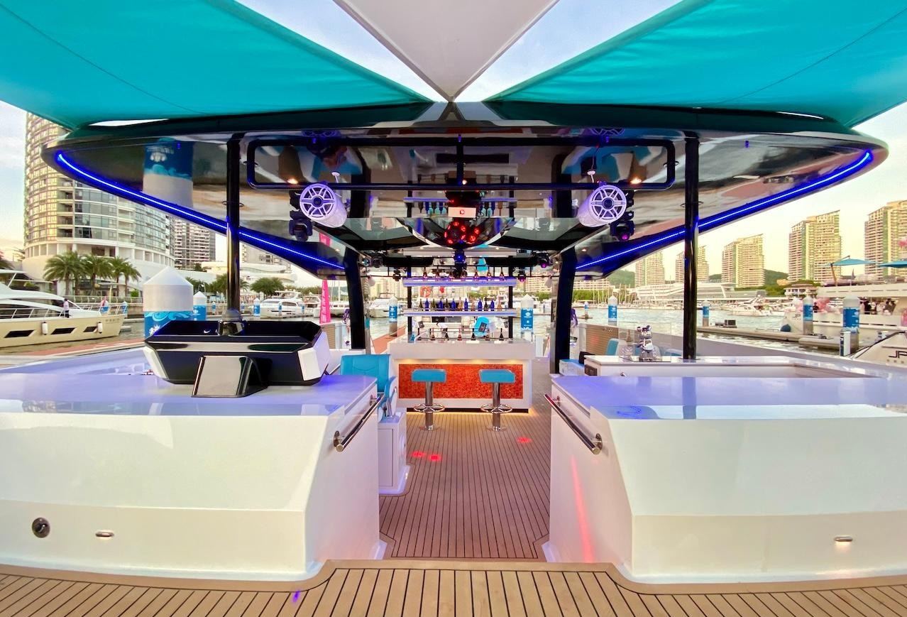 Catamaran Ozone — photo 9