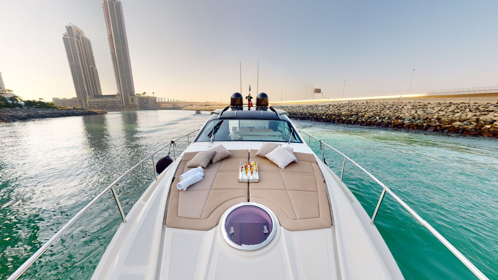 Pershing 5X Pearl White — photo 2