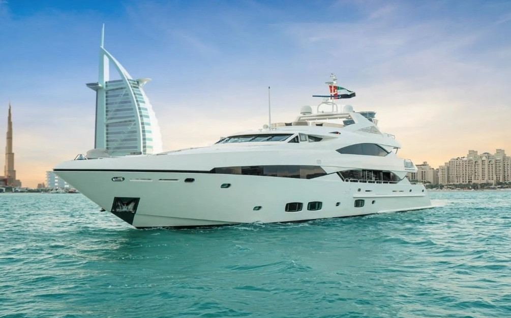 Sunseeker Lucien, 131 ft