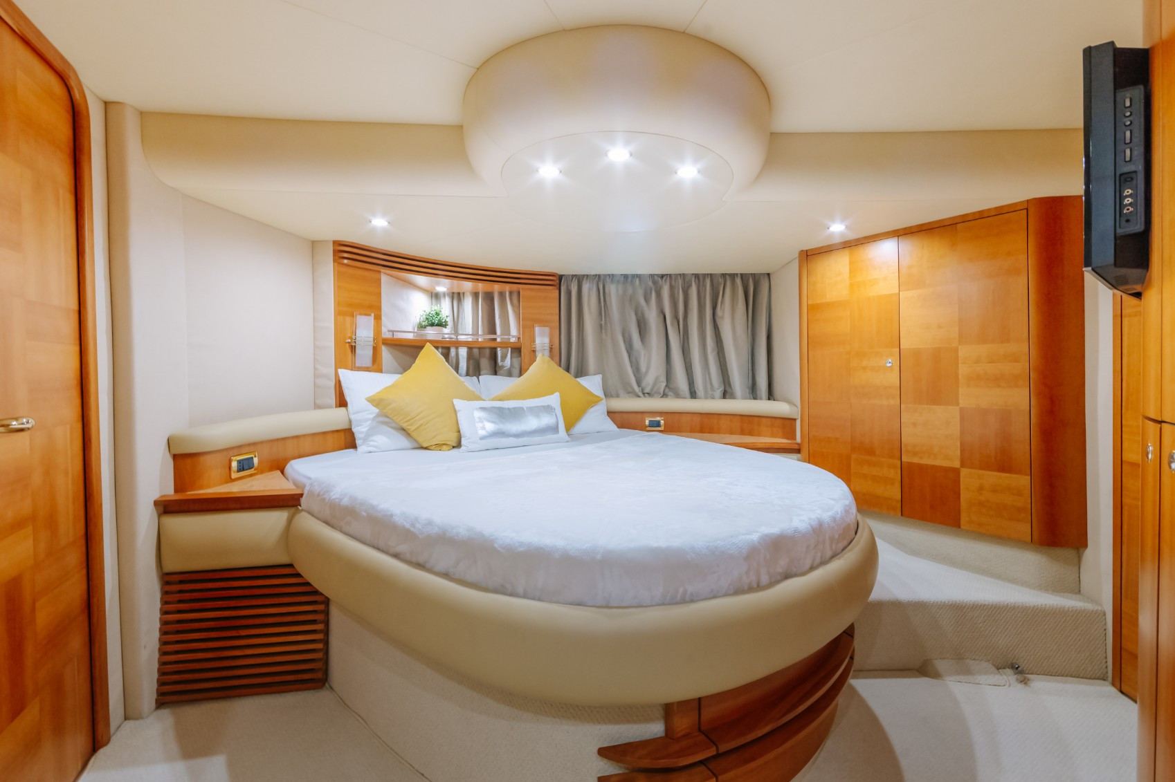 Azimut White Pearl — photo 10