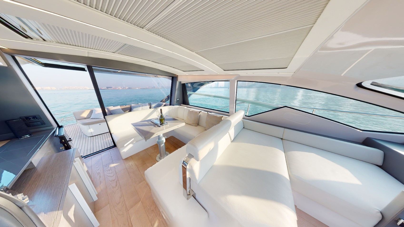 Pershing 5X Pearl White — photo 10