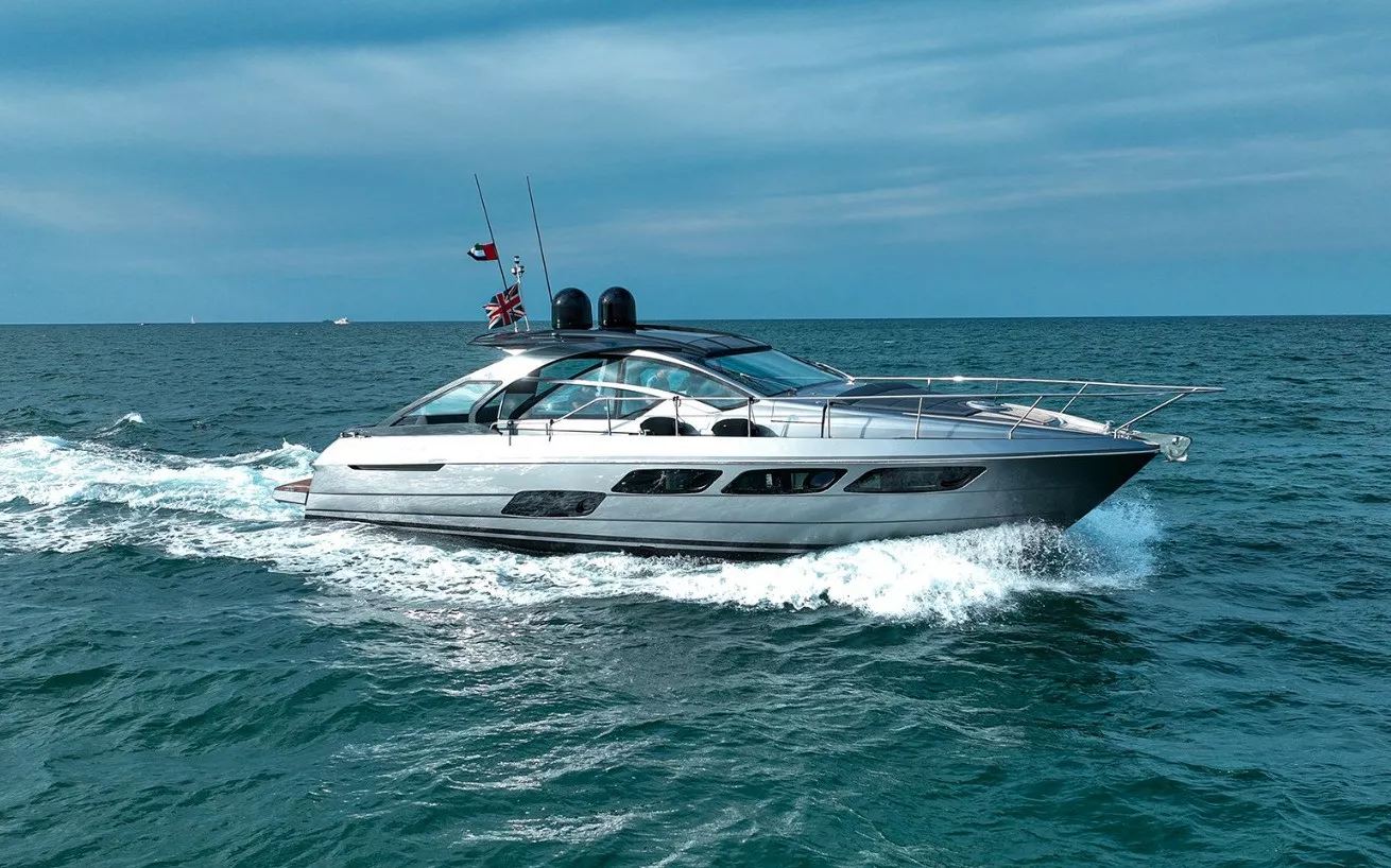 Pershing 5X Shark Grey, 52 ft