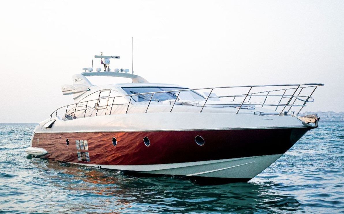 Azimut Sura, 68 ft